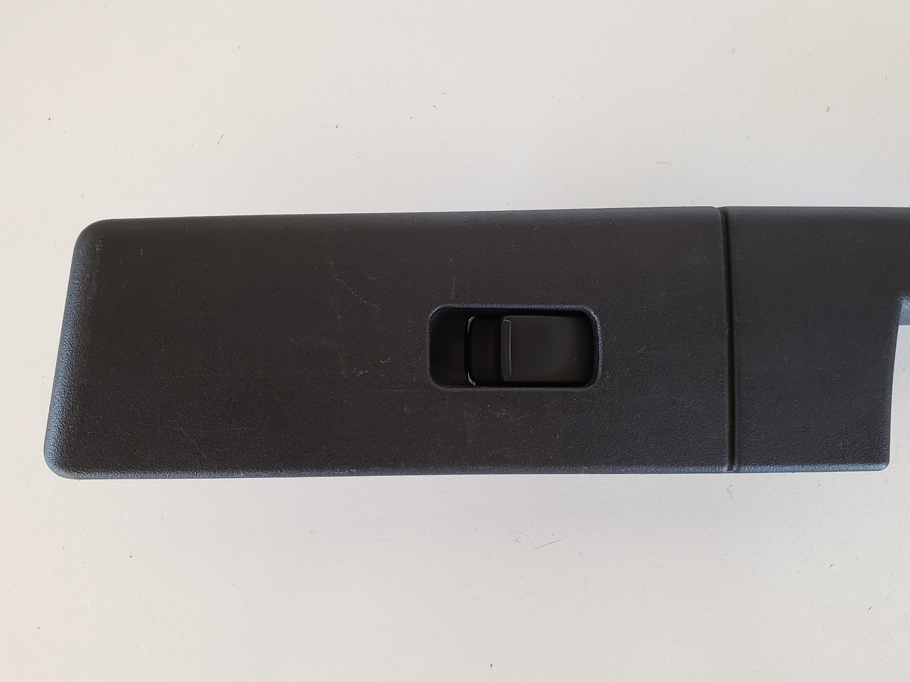 09-11 Mitsubishi Endeavor 7222A069-0603 Left Rear Passenger Window Switch OEM 09-11 Mitsubishi Endeavor 7222A069-0603 Left Rear Passenger Window Switch OEM