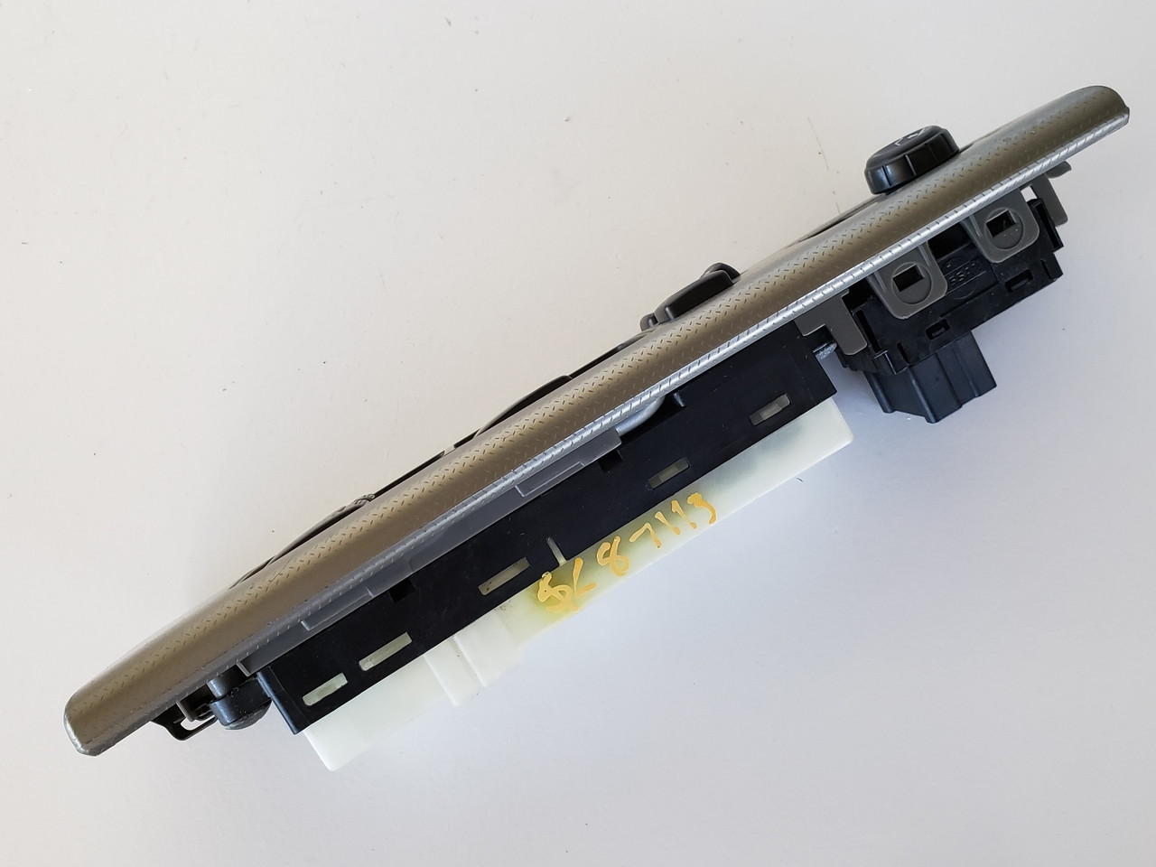 05-06 Nissan Altima Sedan 25401-8J100 Drivers Side Left Master Window Switch OEM