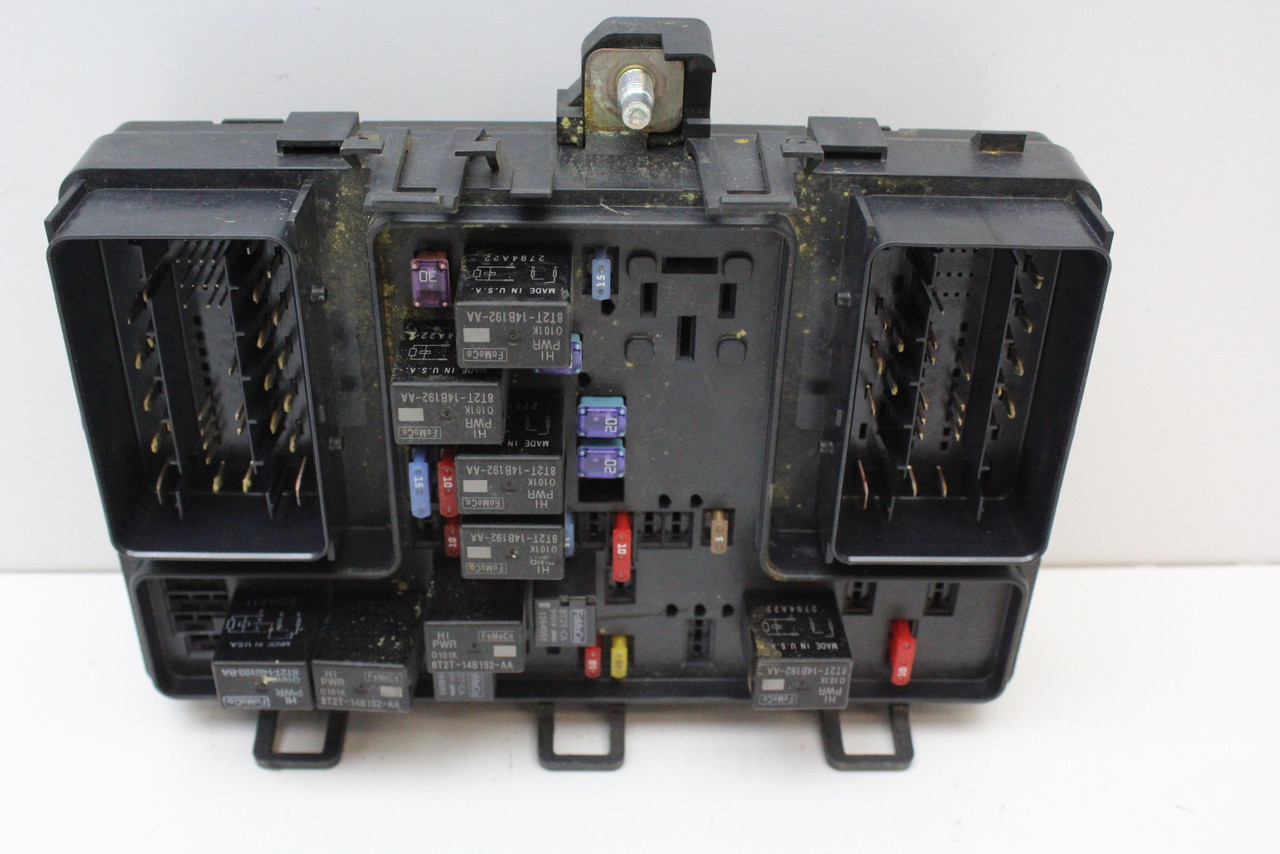 2015 15 Lincoln MKZ FG9T-14A067-BA Fusebox Fuse Box Relay Unit Module