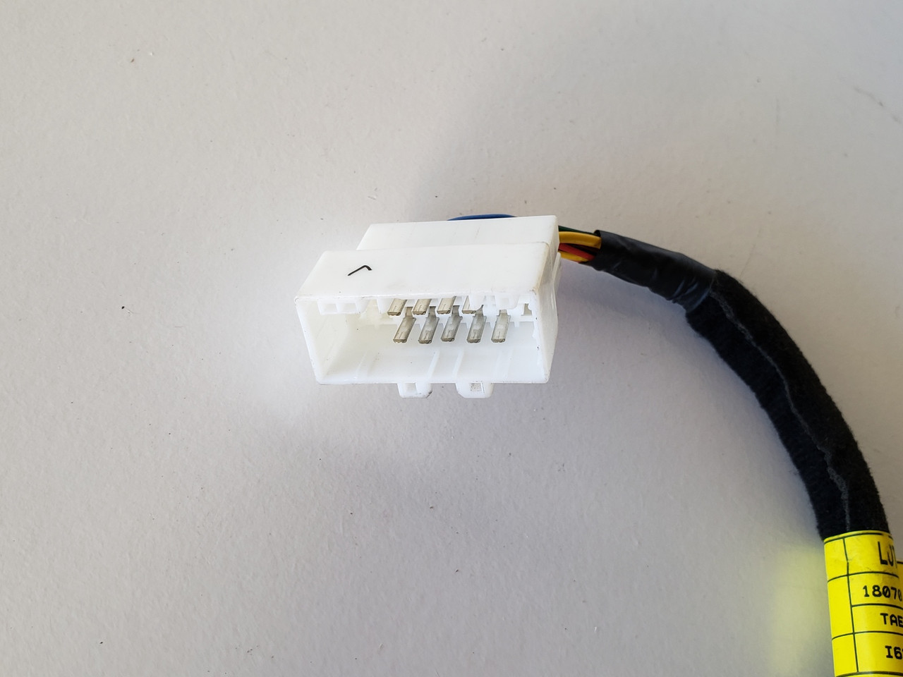 18-19 Kia Stinger 93580-J5010 Right Rear Passenger Window Switch OEM 18-19 Kia Stinger 93580-J5010 Right Rear Passenger Window Switch OEM