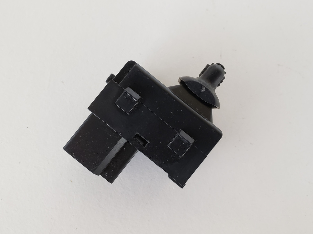 98-02 Dodge Jeep 56021634 Left / Right Rear Passenger Window Switch OEM 98-02 Dodge Jeep 56021634 Left / Right Rear Passenger Window Switch OEM