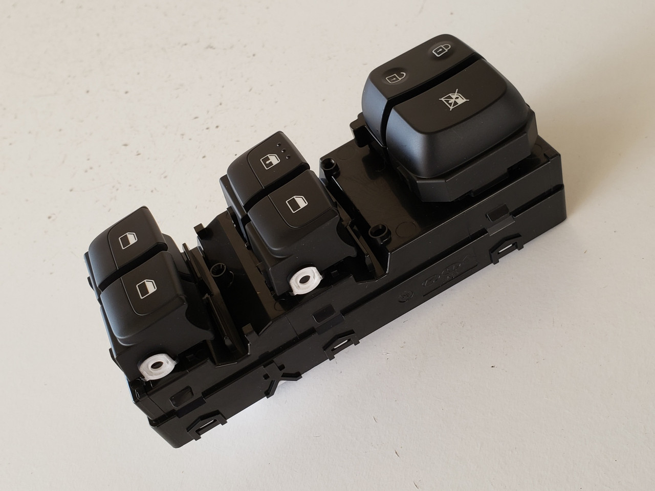 18-19 Kia Rio 93570-H9150 Drivers Side Left Master Window Switch OEM 18-19 Kia Rio 93570-H9150 Drivers Side Left Master Window Switch OEM