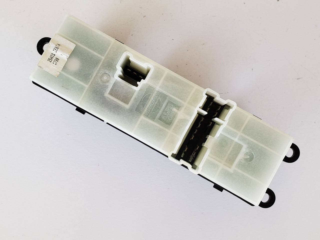 08-09 Nissan Sentra 25401 ZE80A Drivers Side Left Master Window Switch OEM