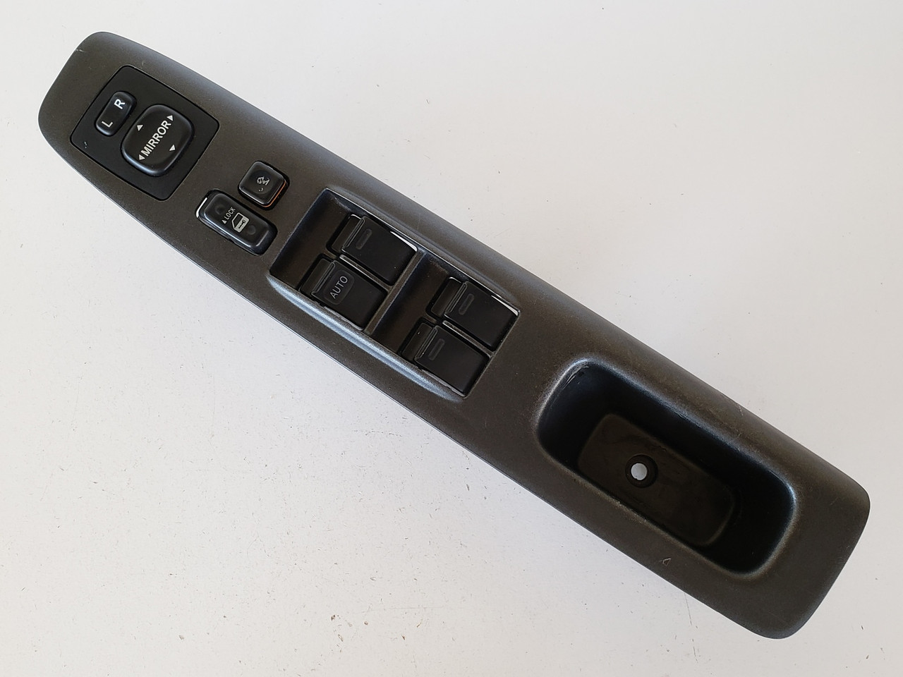 マイ様 トヨタ 純正 RAV4 《 AXAH54 》 ヒューズボックス 82740-42080