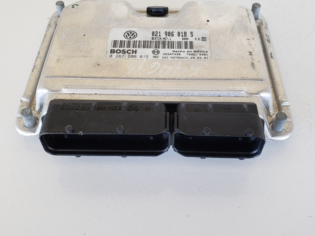 2001 VW Jetta 021 906 018 S Computer Brain Engine Control ECU ECM EBX Module 2001 VW Jetta 021 906 018 S Computer Brain Engine Control ECU ECM EBX Module
