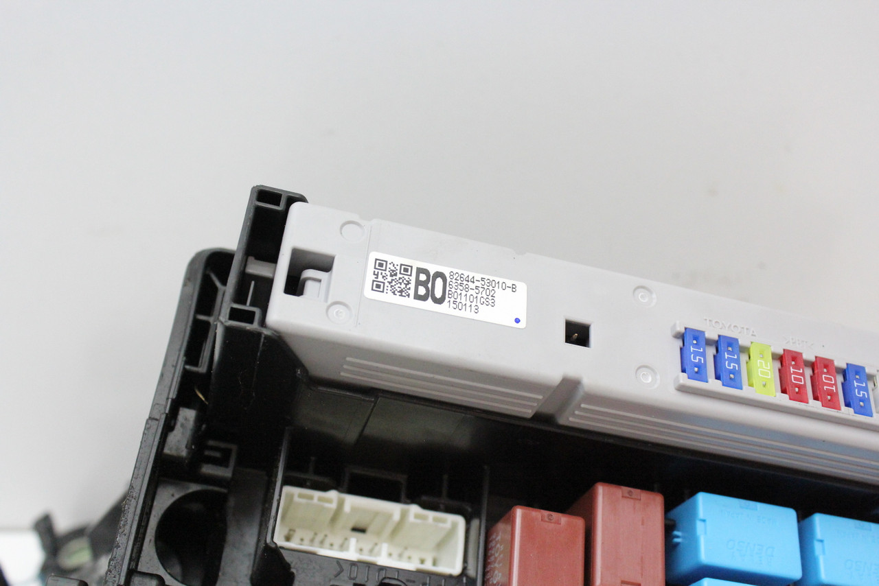 14 15 Lexus IS250 IS350 82644-53010 Fusebox Fuse Box Relay Unit Module