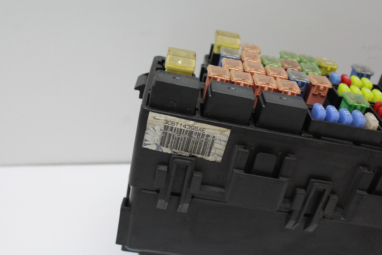 2003 03 Lincoln Aviatop 3C5T14398AE Fusebox Fuse Box Junction Relay Module