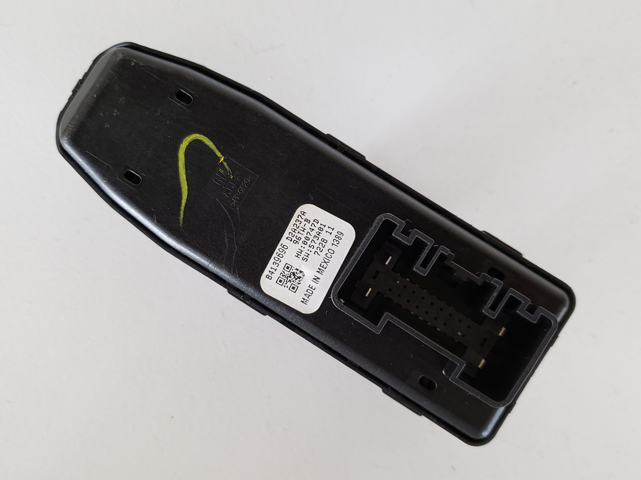 18-19 Chevy Traverse 84139696 Right Front Passenger Window Switch OEM 18-19 Chevy Traverse 84139696 Right Front Passenger Window Switch OEM