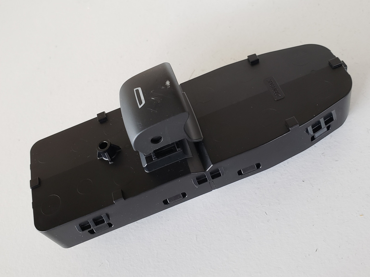 18-19 Chevy Traverse 84139696 Right Front Passenger Window Switch OEM 18-19 Chevy Traverse 84139696 Right Front Passenger Window Switch OEM