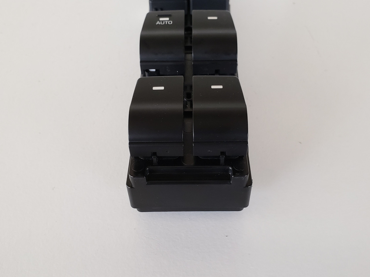 17-19 Hyundai Elantra 93571-F3010 Drivers Side Left Master Window Switch OEM 17-19 Hyundai Elantra 93571-F3010 Drivers Side Left Master Window Switch OEM