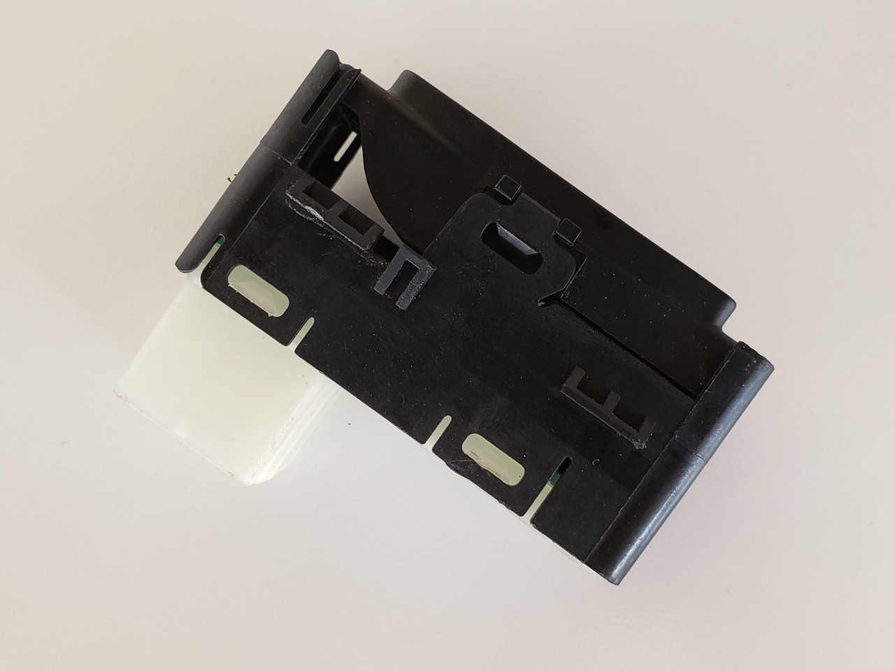 11-14 Chrysler 200 04602933AA Left & Right Rear Passenger Window Switch OEM 11-14 Chrysler 200 04602933AA Left & Right Rear Passenger Window Switch OEM