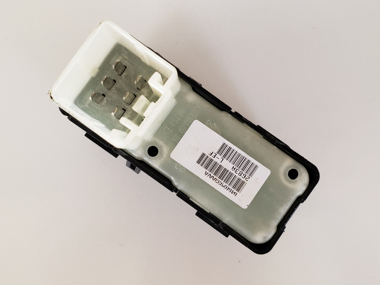 11-14 Chrysler 200 04602933AA Left & Right Rear Passenger Window Switch OEM 11-14 Chrysler 200 04602933AA Left & Right Rear Passenger Window Switch OEM