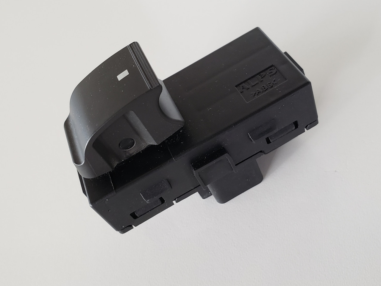 06-11 Buick Lucerne 25877776 Left & Right Rear Passenger Window Switch OEM