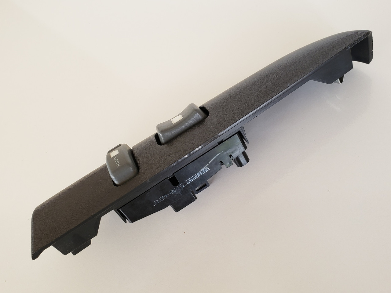 98-05 Chevy S-10 S10 15151472 Right Front Passenger Window Switch OEM