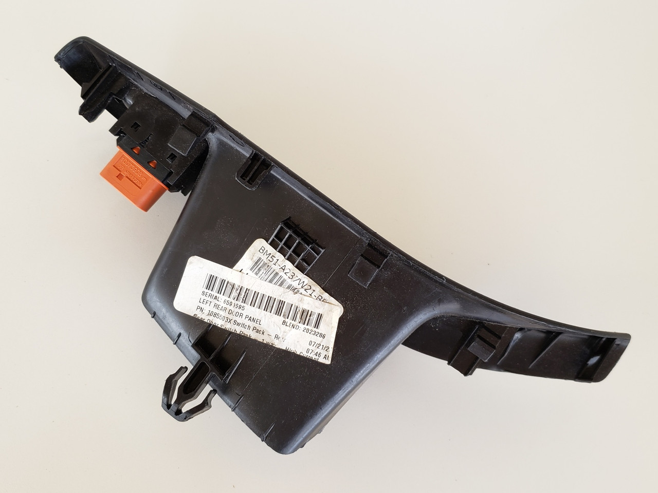 12-18 Ford Focus BM51-A237W21-BBW Left Rear Passenger Window Switch OEM 12-18 Ford Focus BM51-A237W21-BBW Left Rear Passenger Window Switch OEM