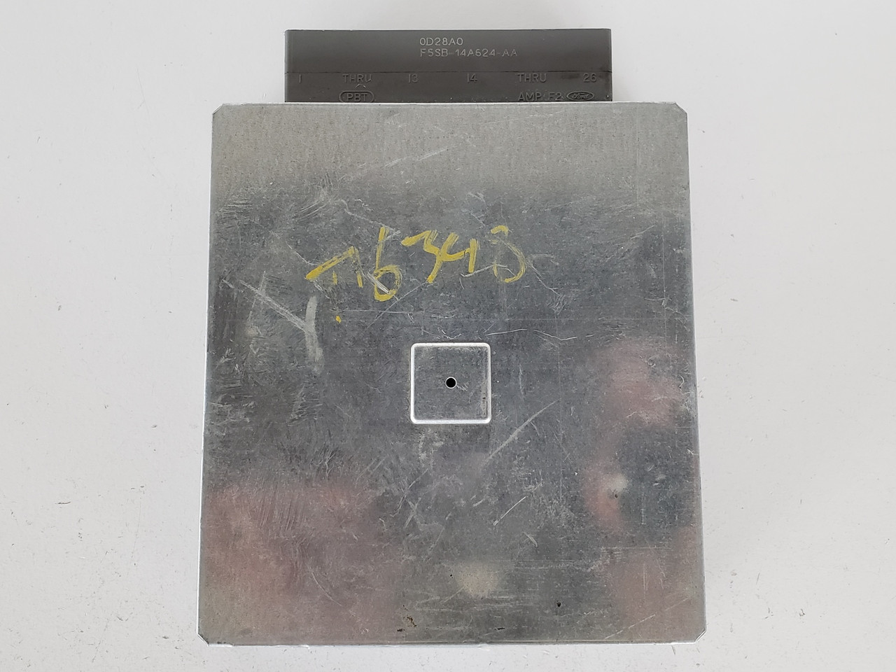 2000 Ford Taurus YF1F-12A650-ZB Computer Brain Engine Control ECU ECM EBX Module