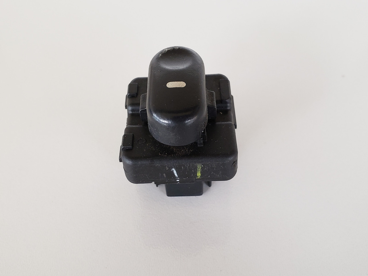 97-04 Buick Regal 10256580 Left & Right Rear Passenger Window Switch OEM 97-04 Buick Regal 10256580 Left & Right Rear Passenger Window Switch OEM