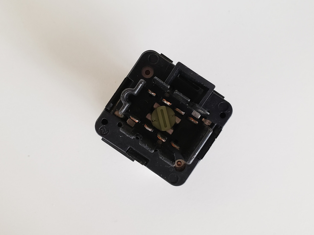 97-04 Buick Regal 10256580 Left & Right Rear Passenger Window Switch OEM 97-04 Buick Regal 10256580 Left & Right Rear Passenger Window Switch OEM