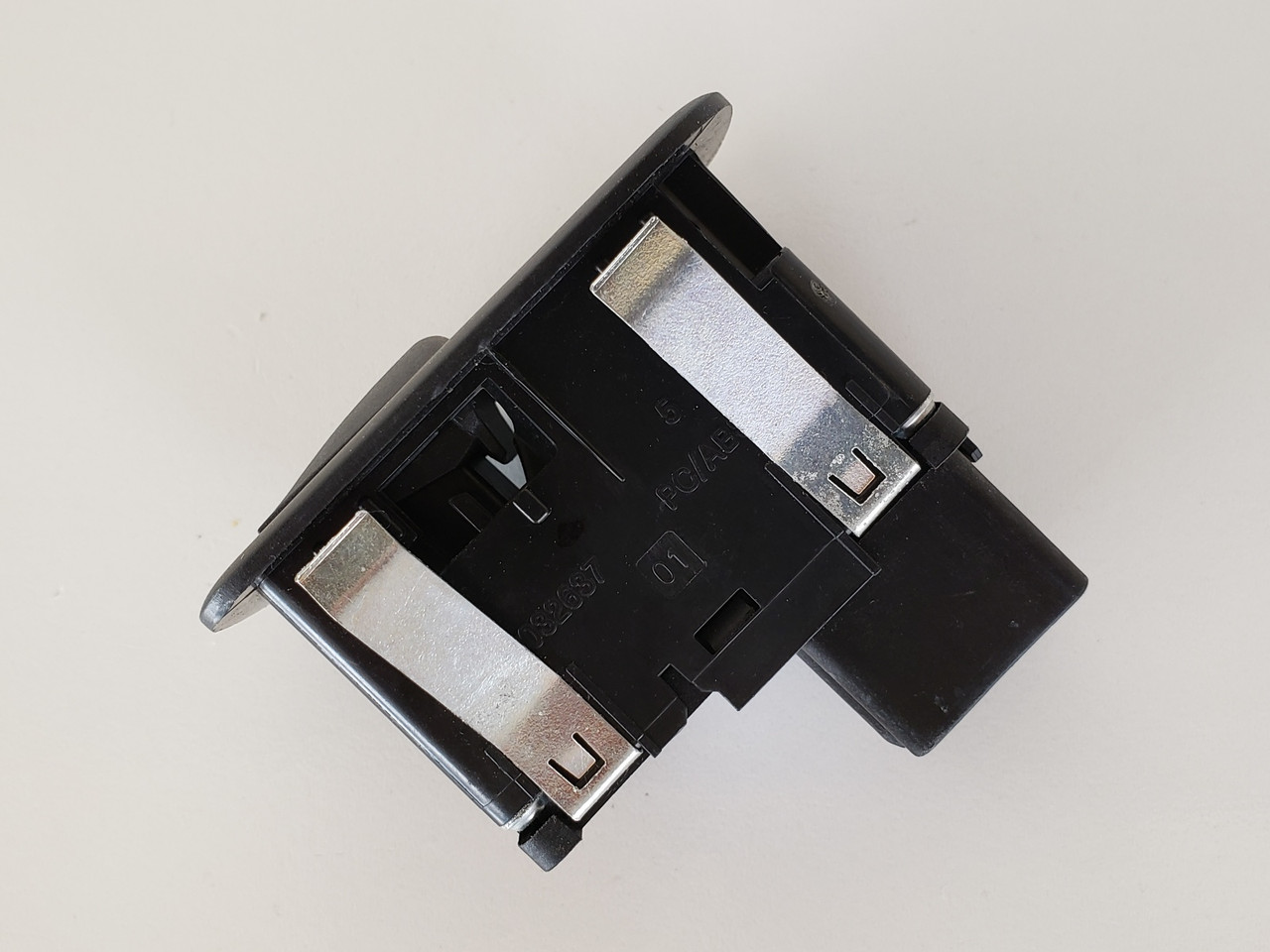 11-16 Dodge Journey 10025270 Left & Right Rear Passenger Window Switch OEM 11-16 Dodge Journey 10025270 Left & Right Rear Passenger Window Switch OEM