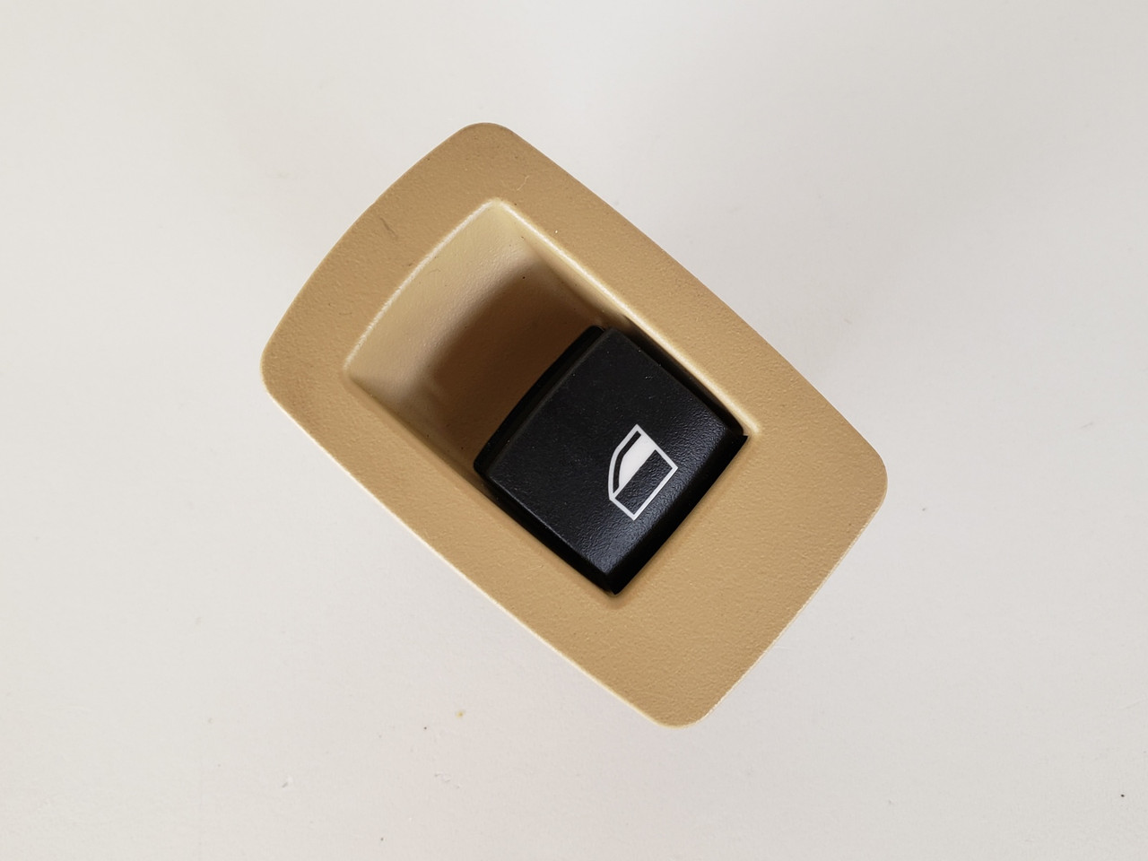 12-16 Bmw 328i 9241648-03 Left & Right Rear Passenger Window Switch OEM 12-16 Bmw 328i 9241648-03 Left & Right Rear Passenger Window Switch OEM