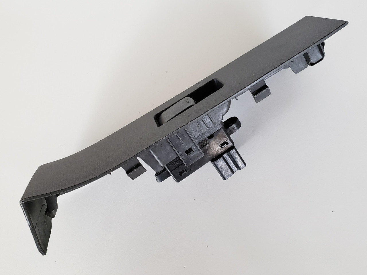 05-06 Nissan Xterra 25411 EA003 Right Rear Passenger Window Switch OEM