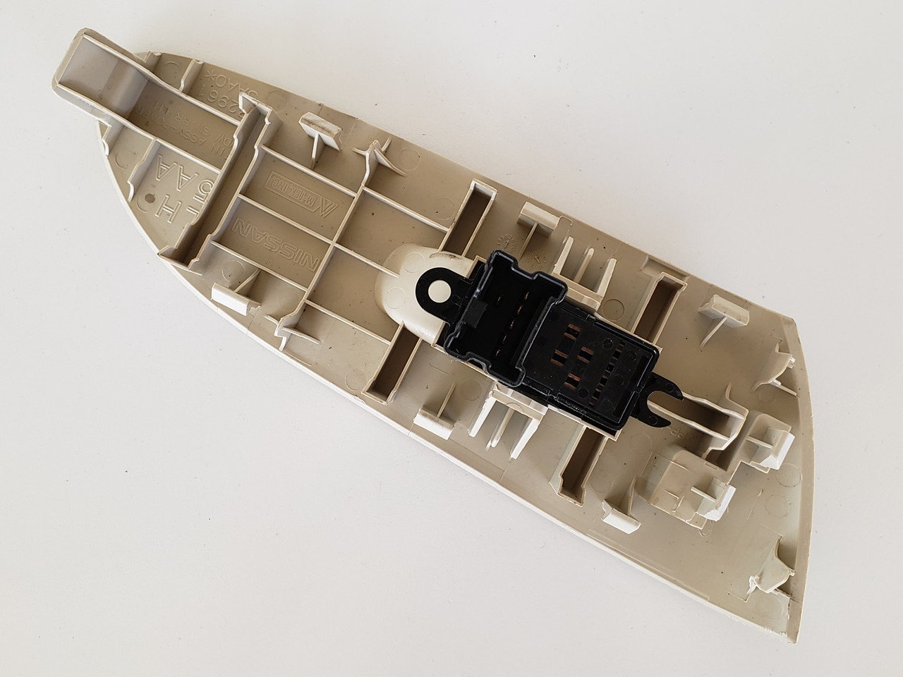 15-20 Nissan Murano 25411 3TA3A Left Rear Passenger Window Switch OEM 15-20 Nissan Murano 25411 3TA3A Left Rear Passenger Window Switch OEM