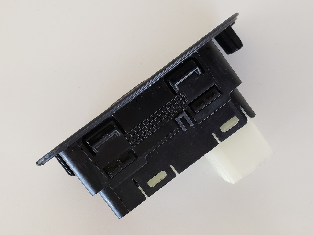 11 Dodge Avenger 04602933AA Right Rear Passenger Window Switch OEM 11 Dodge Avenger 04602933AA Right Rear Passenger Window Switch OEM