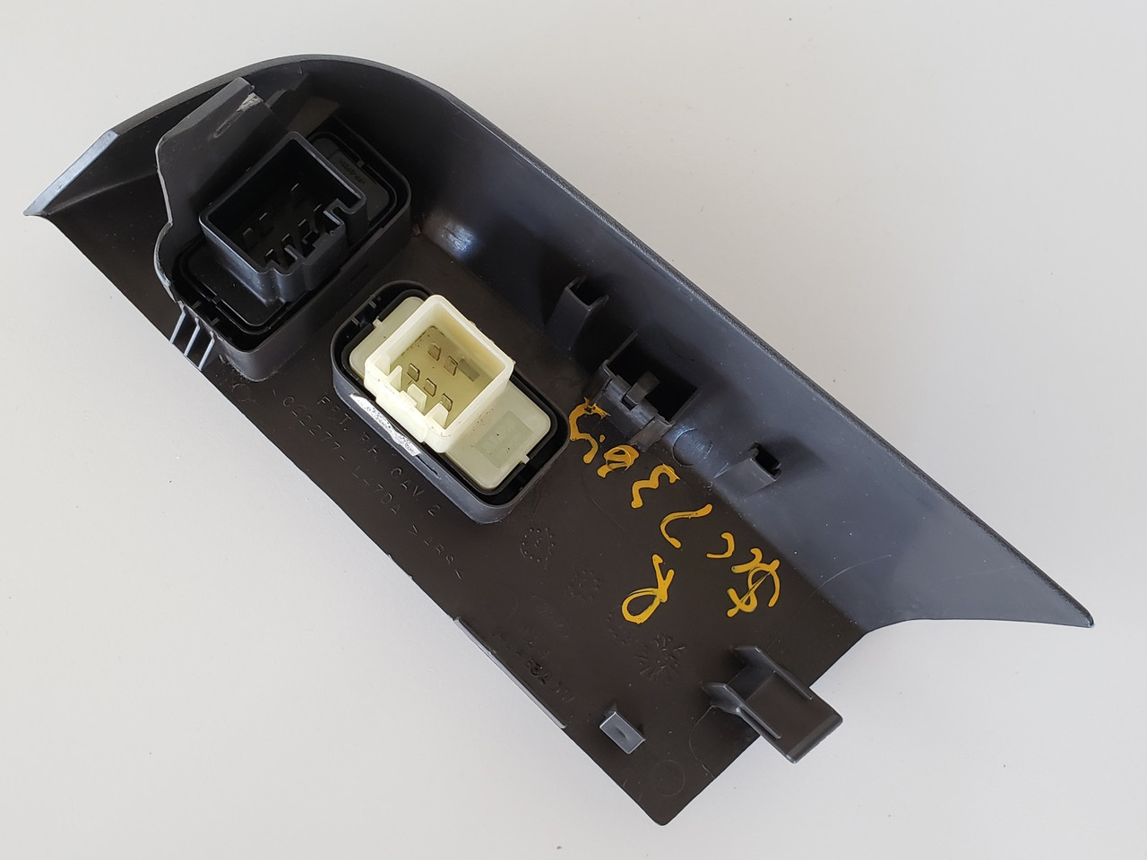 02-05 Ford Explorer 1L24-14A563-ADW Right Front Passenger Window Switch OEM