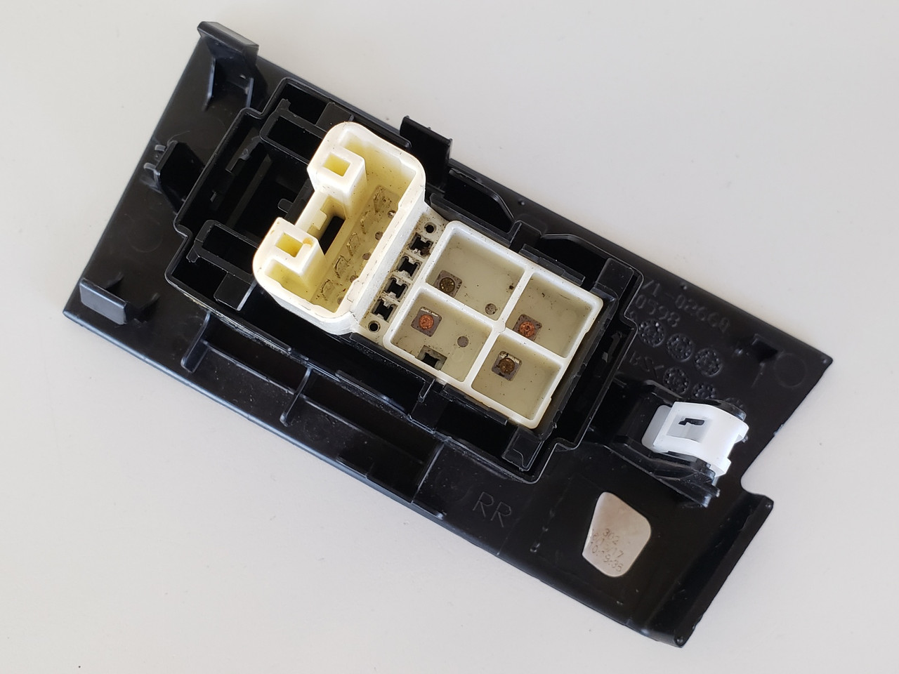 14-16 Toyota Corolla 74271-02660 Right Rear Passenger Window Switch OEM 14-16 Toyota Corolla 74271-02660 Right Rear Passenger Window Switch OEM