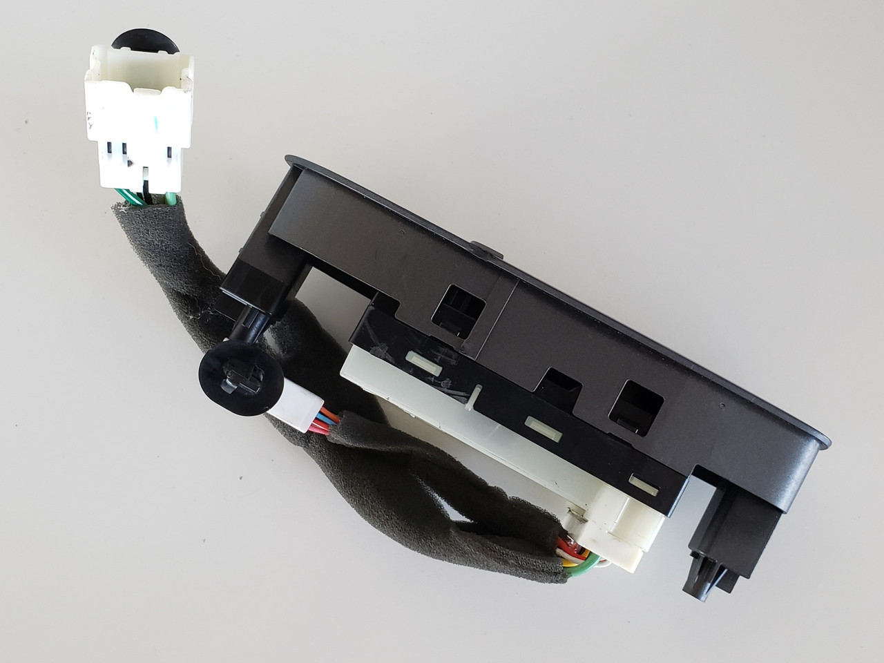 11-13 Infiniti M37 25411 1MA5A Right Front Passenger Window Switch OEM 11-13 Infiniti M37 25411 1MA5A Right Front Passenger Window Switch OEM