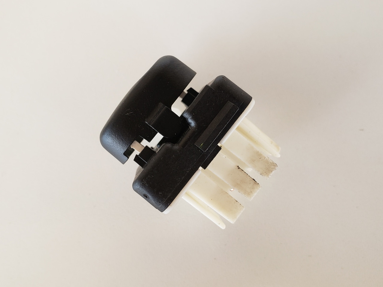 97-05 Buick Century 10256582 Left & Right Rear Passenger Window Switch OEM