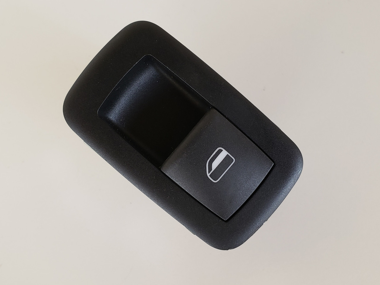 19-21 Dodge Durango 68085690AC Right Rear Passenger Window Switch OEM 19-21 Dodge Durango 68085690AC Right Rear Passenger Window Switch OEM