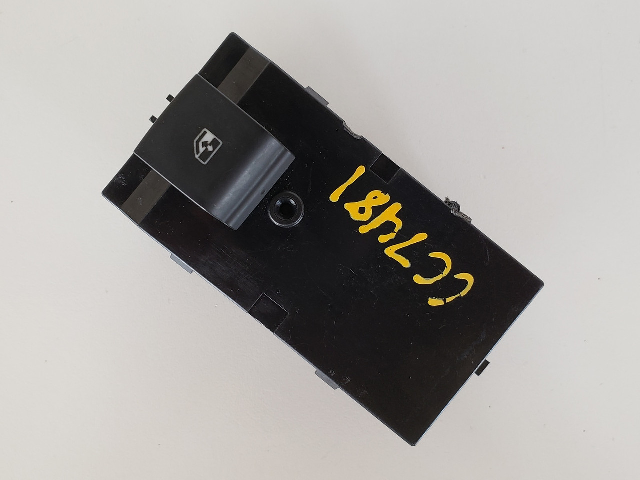 16-18 Chevy Cruze 13408446 Left & Right Rear Passenger Window Switch OEM 16-18 Chevy Cruze 13408446 Left & Right Rear Passenger Window Switch OEM