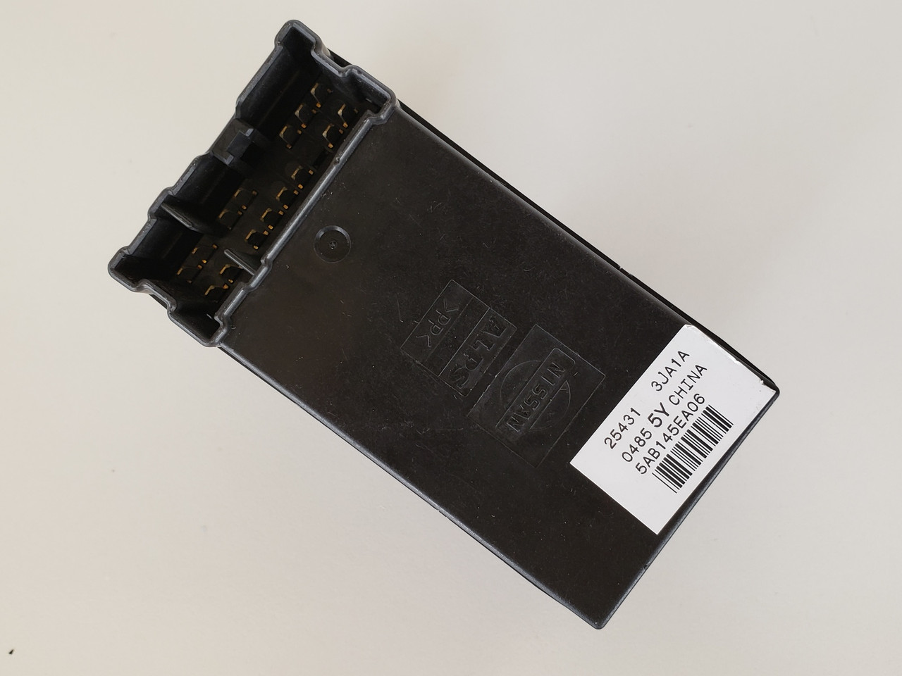 13 Infiniti JX35 25431 3JA1A Left & Right Rear Passenger Window Switch OEM 13 Infiniti JX35 25431 3JA1A Left & Right Rear Passenger Window Switch OEM