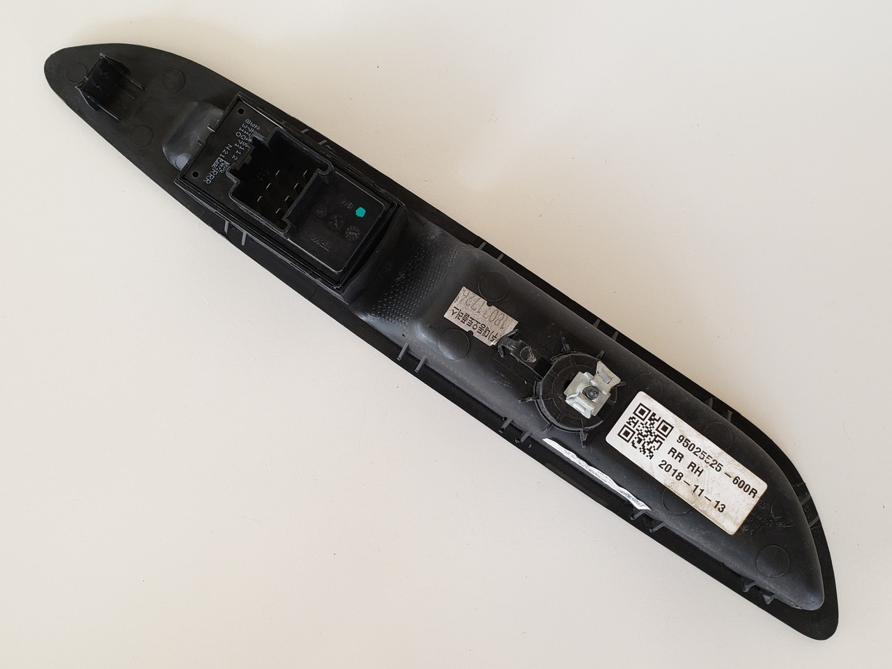 17-20 Chevy Trax 22915112 Right Rear Passenger Window Switch OEM 17-20 Chevy Trax 22915112 Right Rear Passenger Window Switch OEM