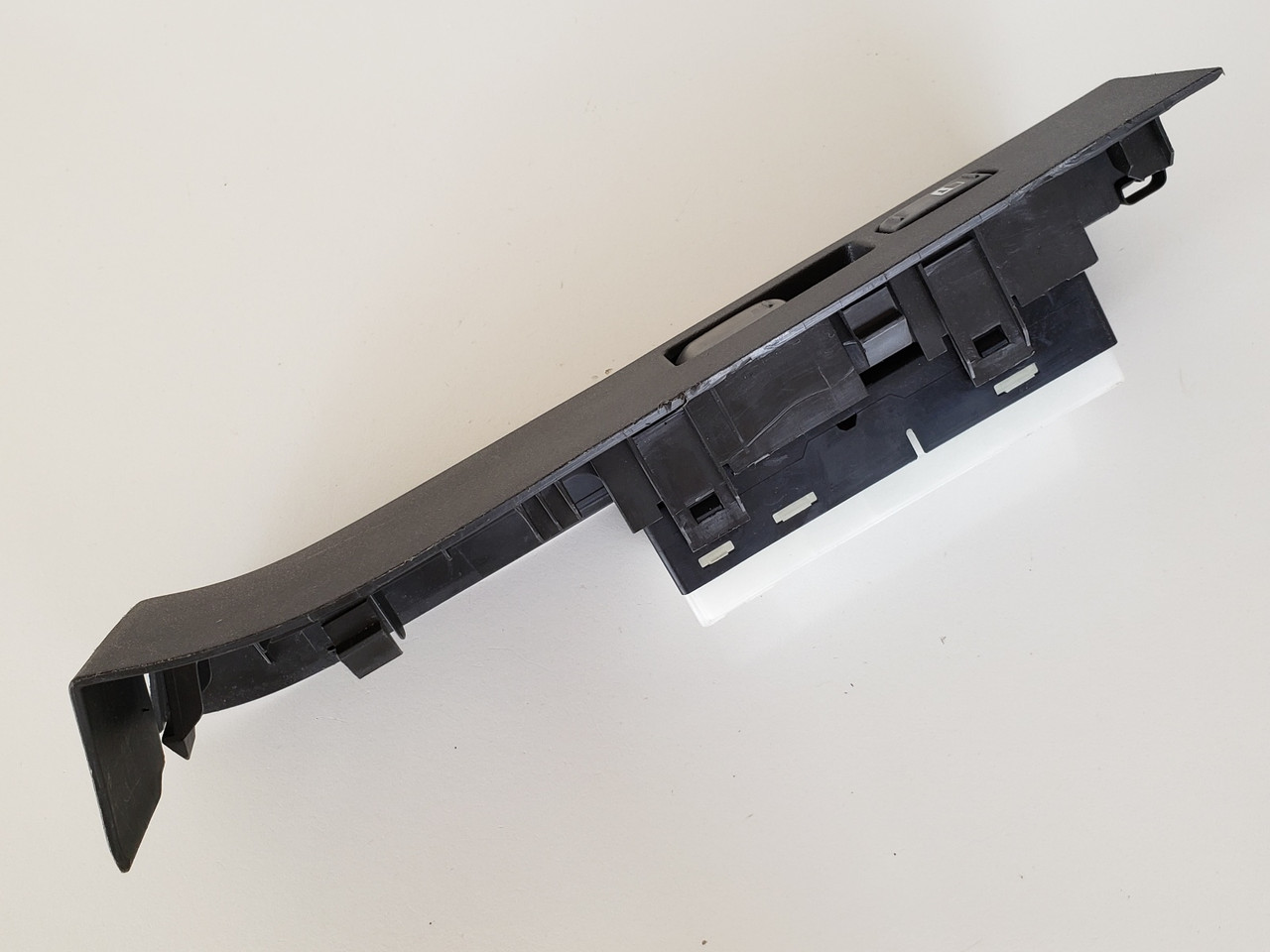 05-06 Nissan Xterra 25411 2L00A Right Front Passenger Window Switch OEM