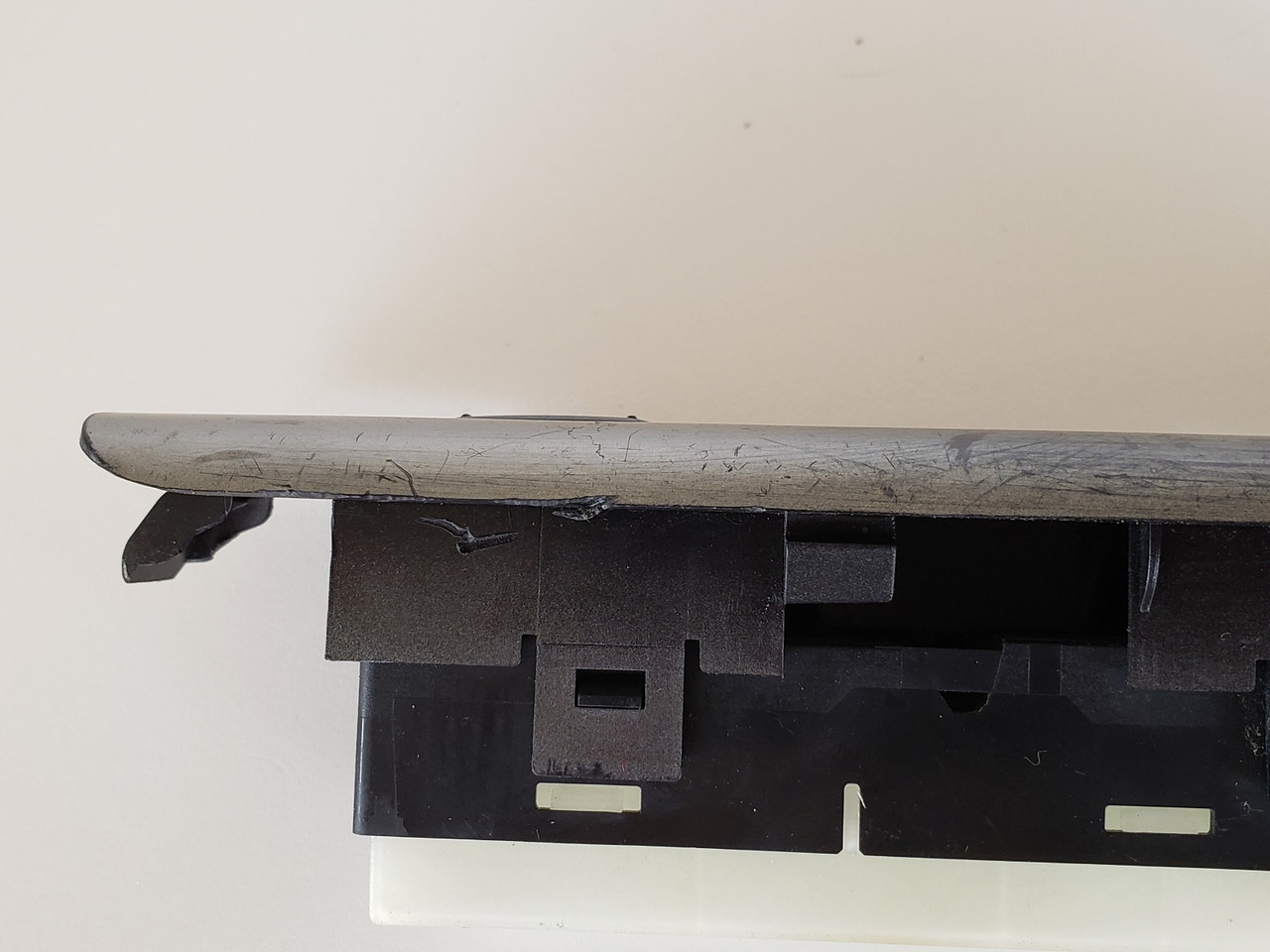 05-06 Nissan Frontier 25411 EA002 Right Front Passenger Lock Switch OEM