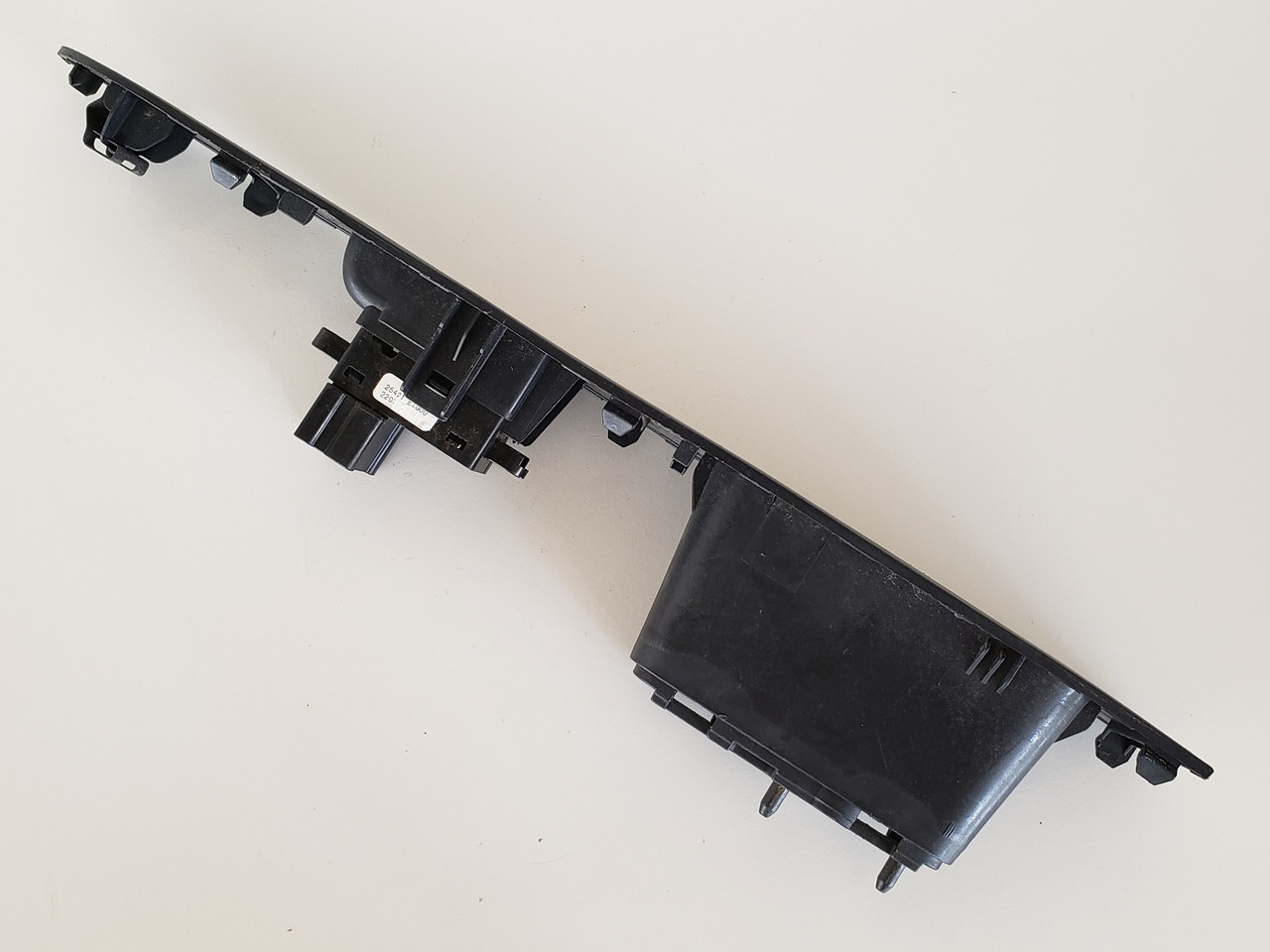 08-09 Nissan Sentra 25421-ET000 Right Rear Passenger Window Switch OEM