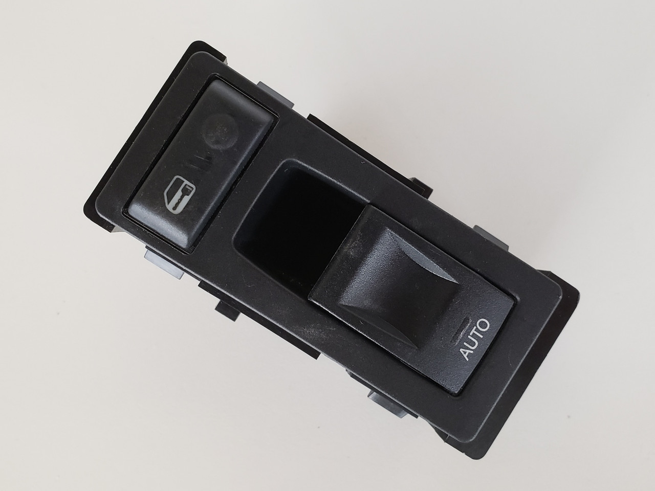 05 Chrysler 300 04608814AF Right Front Passenger Window Switch OEM