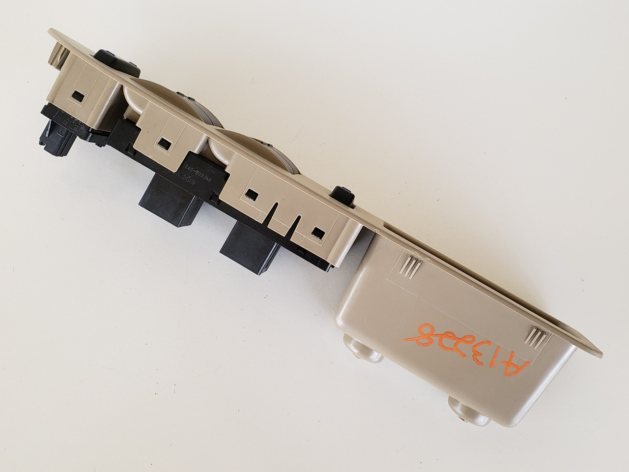 05-07 Freestyle 5F9T-14540-BG3JA6 Drivers Side Left Master Window Switch OEM