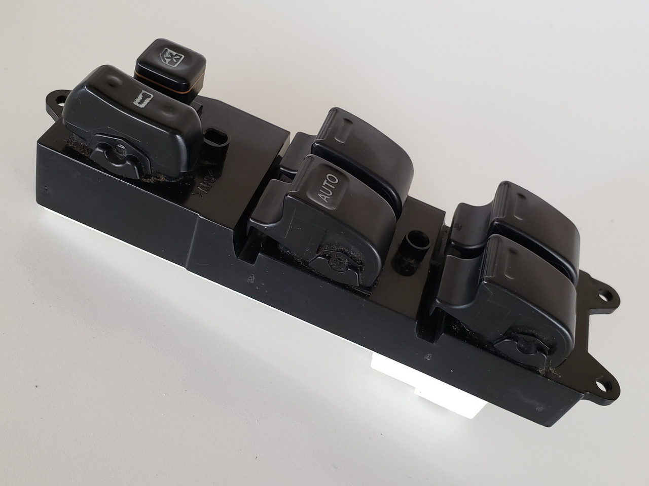 98-02 Toyota Corolla 84820-60090 Drivers Side Left Master Window Switch OEM