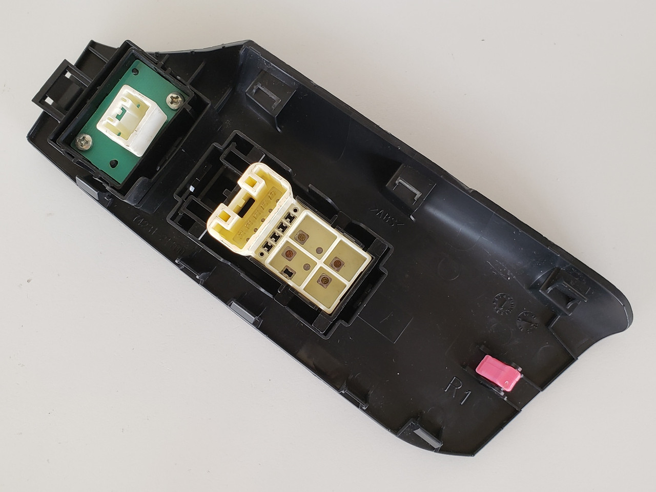 11-16 Scion TC 74231-21100 Right Front Passenger Window Switch OEM 11-16 Scion TC 74231-21100 Right Front Passenger Window Switch OEM