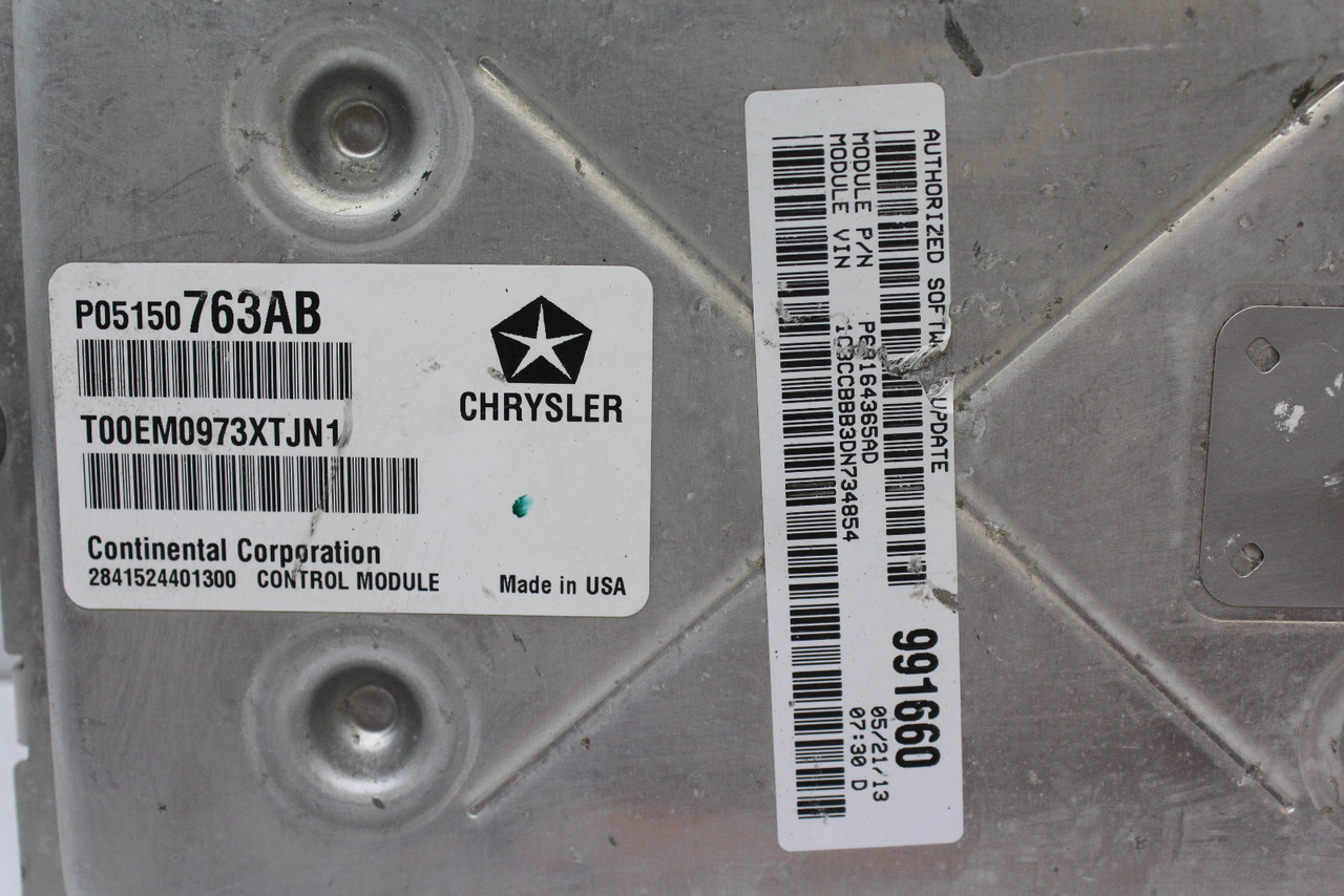 2013 13 Chrysler 200 2.4L P68164365AD Computer Engine Control ECU ECM Module