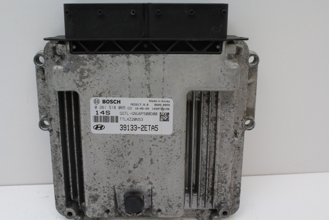 16-18 Hyundai Tucson 2.0L 39133-2ETA5 Computer Engine Control ECU ECM EBX Module