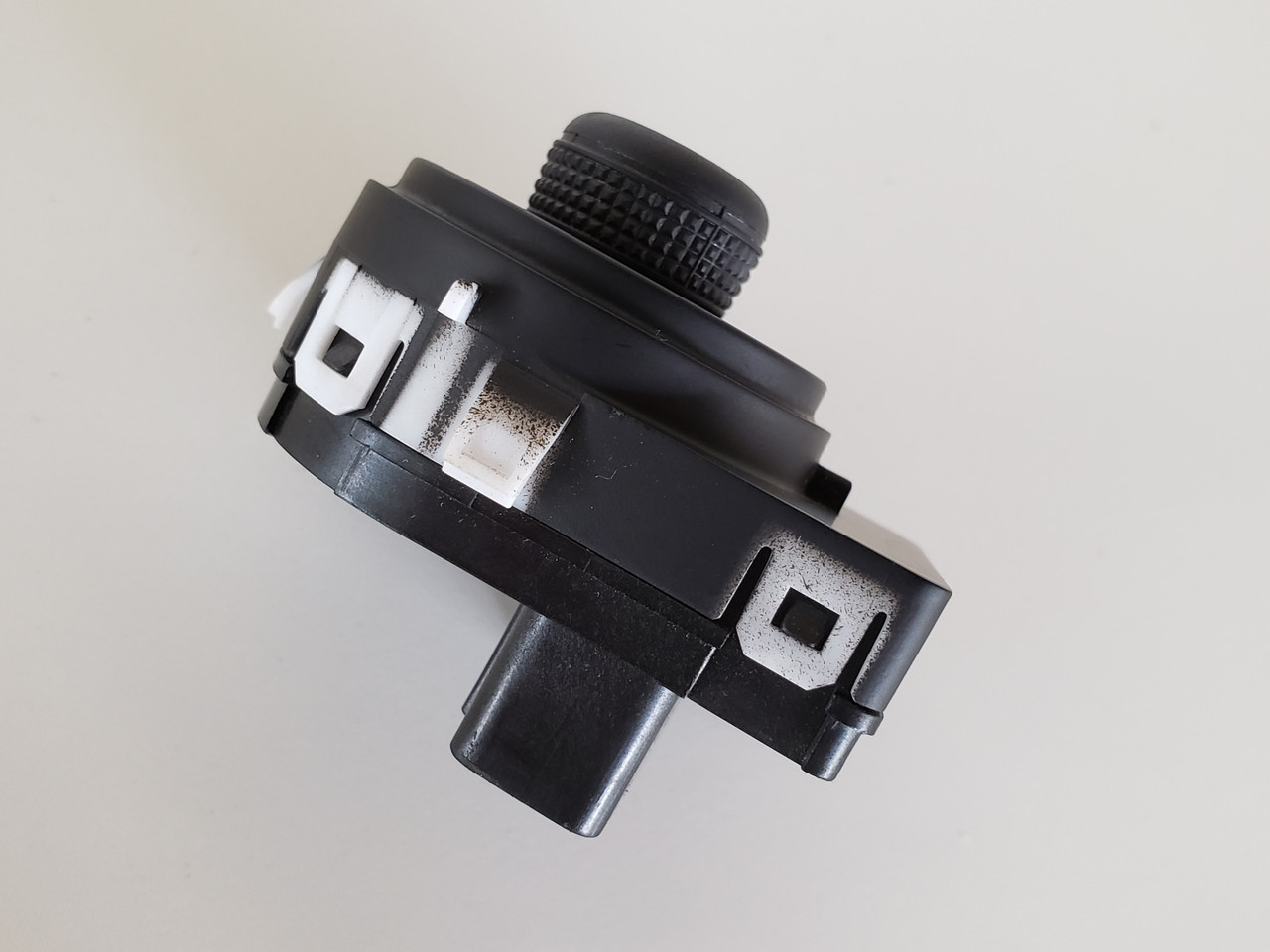 14-16 Chevrolet Malibu 25872074 Drivers Side Left Master Mirror Switch OEM 14-16 Chevrolet Malibu 25872074 Drivers Side Left Master Mirror Switch OEM