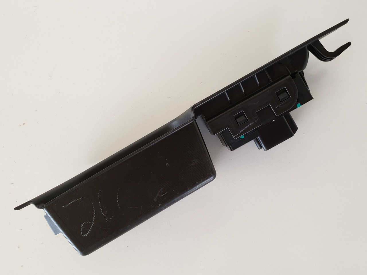 10-17 Chevrolet Chevy Equinox 13305368 Left Rear Passenger Window Switch OEM 10-17 Chevrolet Chevy Equinox 13305368 Left Rear Passenger Window Switch OEM