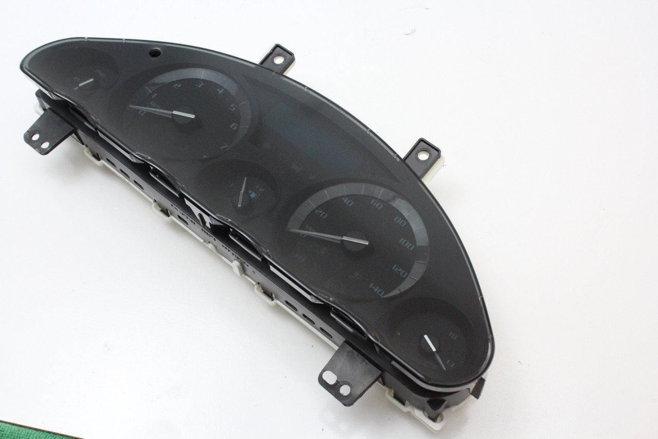 14-17 Buick Enclave 23172983 Speedometer Head Instrument Cluster Gauges 106K