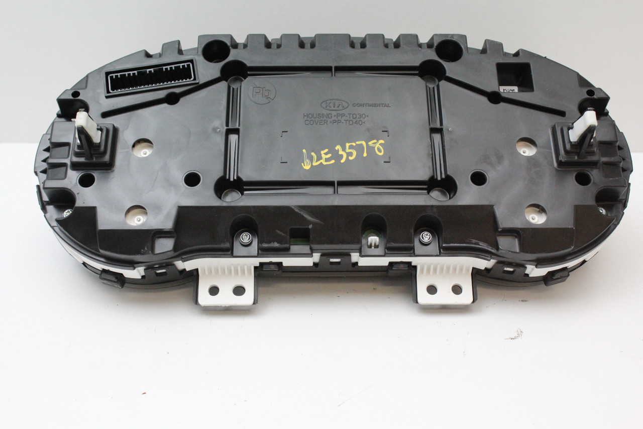 16-18 Kia Optima 94001-D5000 Speedometer Head Instrument Cluster Gauges 33K