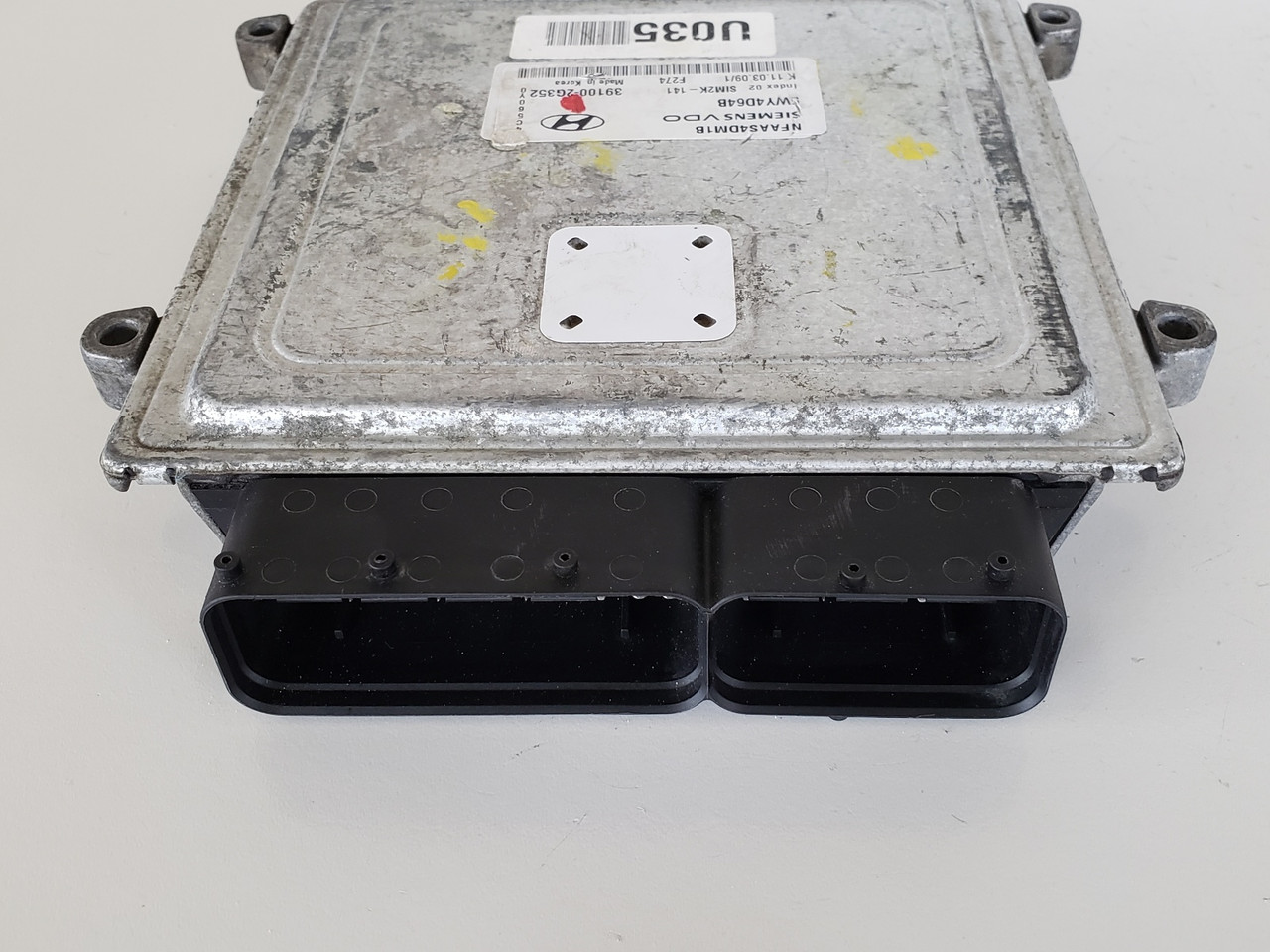 2009-2010 Sonata 39100-2G352 Computer Brain Engine Control ECU ECM EBX Module