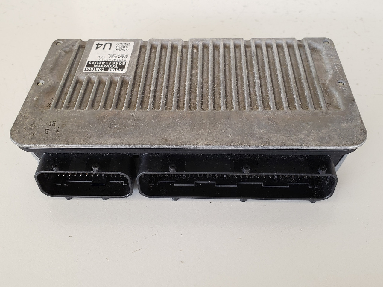 2015 Toyota Rav4 89661-42U71 Computer Brain Engine Control ECU ECM EBX Module 2015 Toyota Rav4 89661-42U71 Computer Brain Engine Control ECU ECM EBX Module